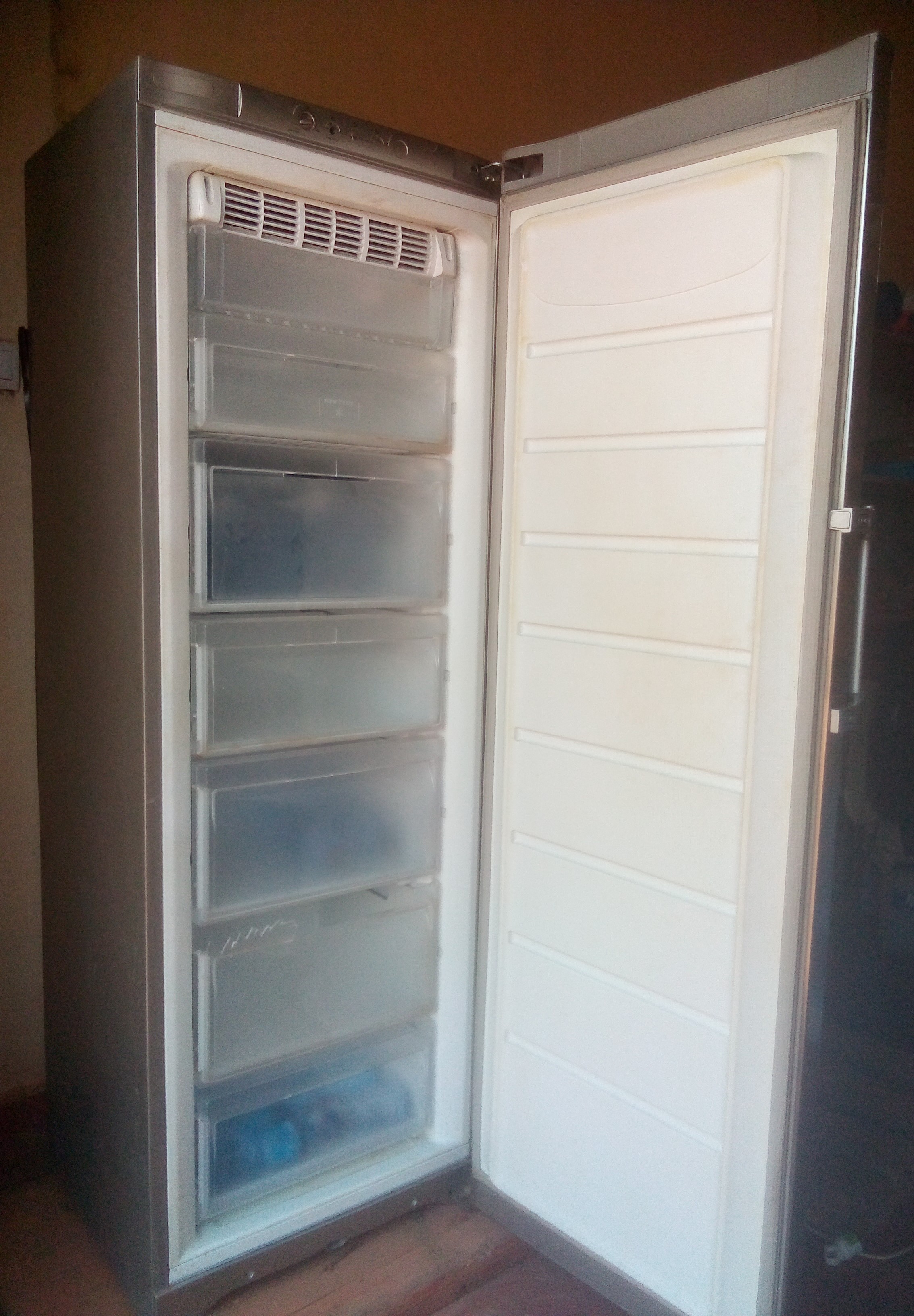 FRIGO A VENDRE